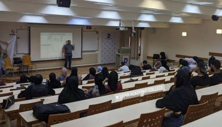 بمبادرة حراك نقف معًا: انطلاق مؤتمر الشباب النقباوي المؤثر في كلية سبير